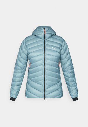 Giacca isolante azzurro chiaro con cappuccio, caratterizzata da un motivo a zigzag, due tasche laterali e polsini neri. Include una zip frontale.
