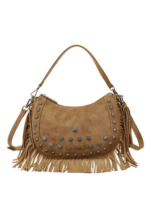 Bruine suède handtas met zilveren studs, franje details, dubbele bandjes en ritssluiting, met het label "La Carrie" aan de voorkant.