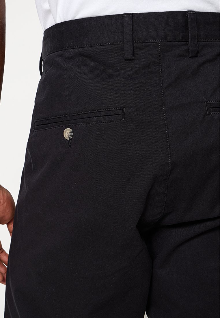 SLIM FIT