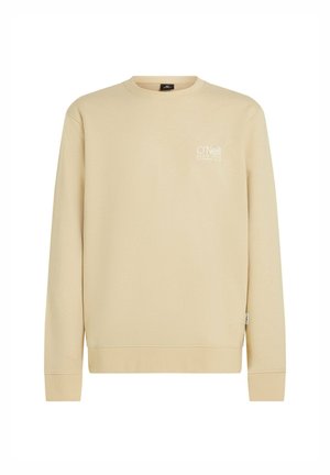 Beige crewneck-sweatshirt lavet af blødt materiale; har en lille hvid logo på venstre bryst samt ribbede manchetter og kant.