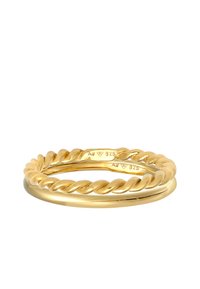 Goldfarbene Ring-Set bestehend aus zwei Bändern: eines glatt und poliert, das andere gedreht mit einem Seil-Design. Gezeichnet mit 925 für Sterlingsilber.