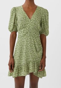 Stradivarius Vestido informal - light green