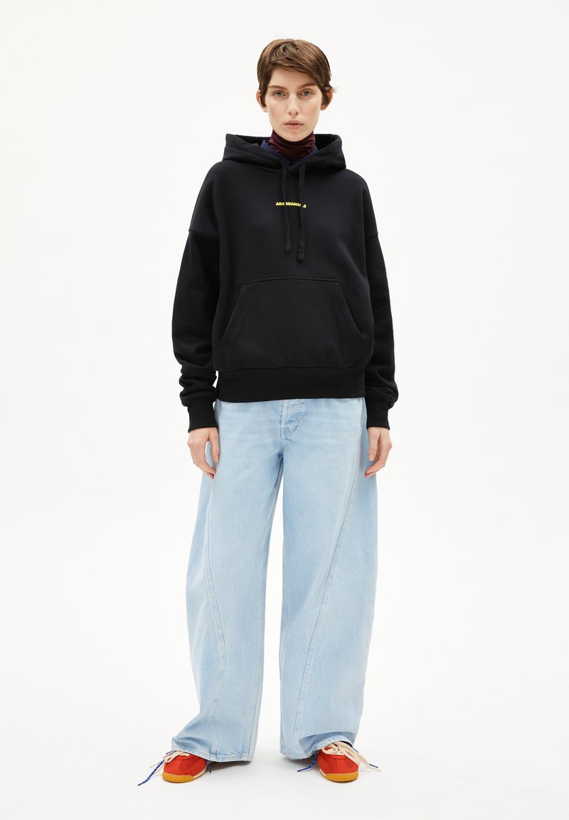 Felpa Oversize Donna ARMEDANGELS Iconic Å FRANCISARAA | 100% Cotone Biologico | GOTS Certified | Portogallo