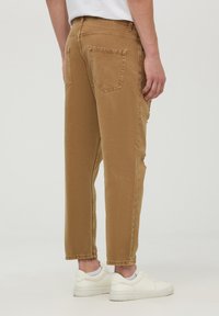 Terranova Jeans Tapered Fit - beige