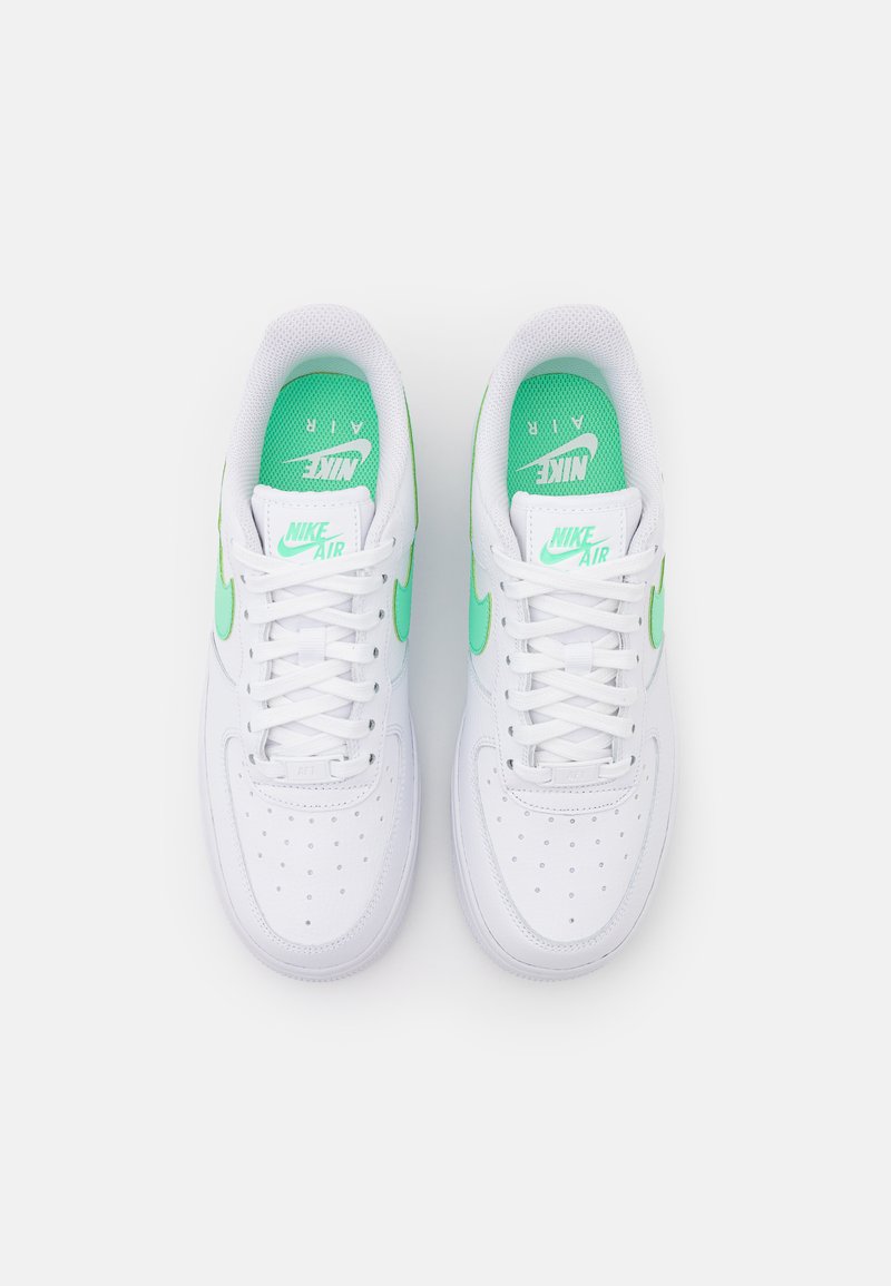 Nike Sportswear AIR FORCE 1 - - white/green glow/light - Zalando.es