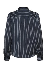 Tumši zila garām piedurknēm krekls ar baltām vertikālām svītrām, poga uz aproces un krokots aizmugurē. Gluda auduma ar vaļēju piegriezumu.