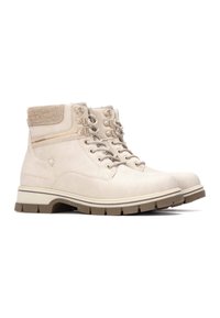 Botas de tobillo beige con tela texturizada en el cuello, ojales de metal y una suela de goma resistente. Presenta un diseño simple con acentos beige.