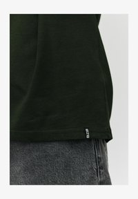 Non sélectionné, vert kaki