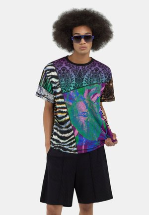 T-shirt con stampa - multicolore