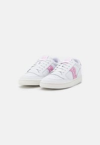 Saucony JAZZ COURT - Sapatilhas - white/pink