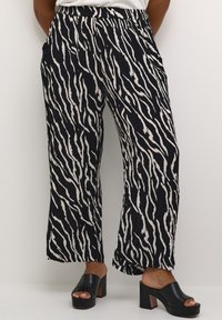 Kaffe Curve KCDALA AMI  - Auduma bikses - black   antique zebra print