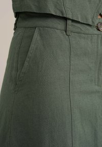 Thumbnail Image 5