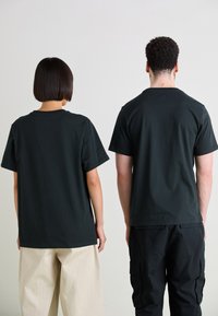 Thumbnail Image 4