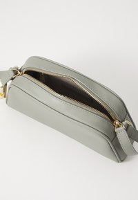 Furla GOCCIA CROSSBODY - Taška s příčným popruhem - agave