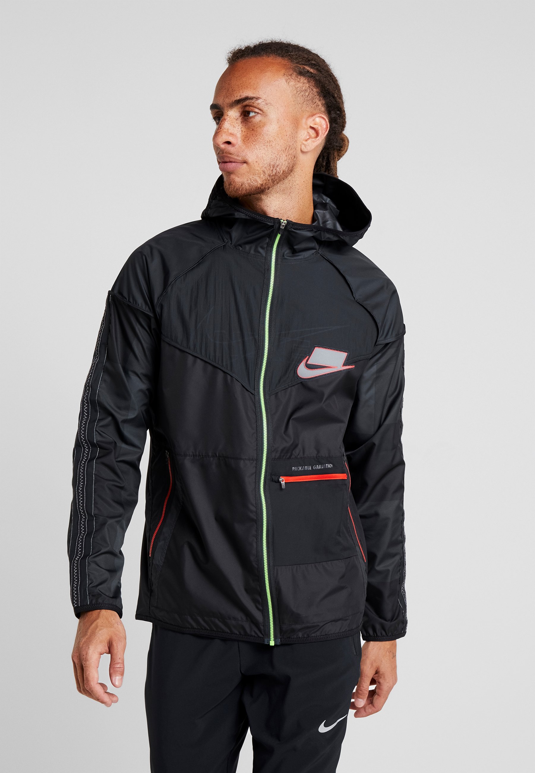 nike black sports jacket