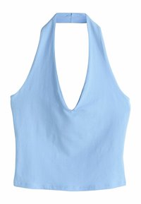 Top crop albastru deschis cu guler halter, având un decolteu adânc în formă de V, textură netedă și o siluetă strâmtă, cu margini curate și fără elemente vizibile metalice.