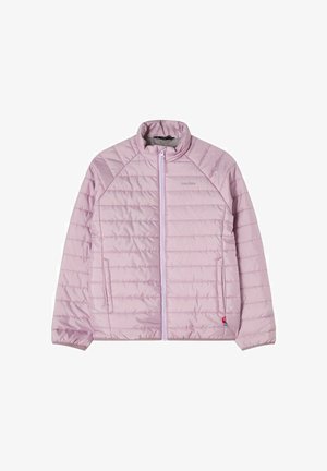 Lyserød quiltet jakke med lynlås foran, to sidelommer og en opretstående krave, designet til varme og afslappet brug.