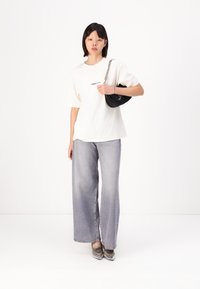 JJXX JXSANDRA LOOSE SS TEE JRS - Apdrukāts T-krekls - egret