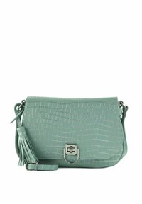Mintgrünes Handtasche aus Kunstleder mit Krokodilstruktur, einem Klappenverschluss mit silbernem Beschläge und einem abnehmbaren Fransendetail. Verstellbarer Tragegurt inklusive.