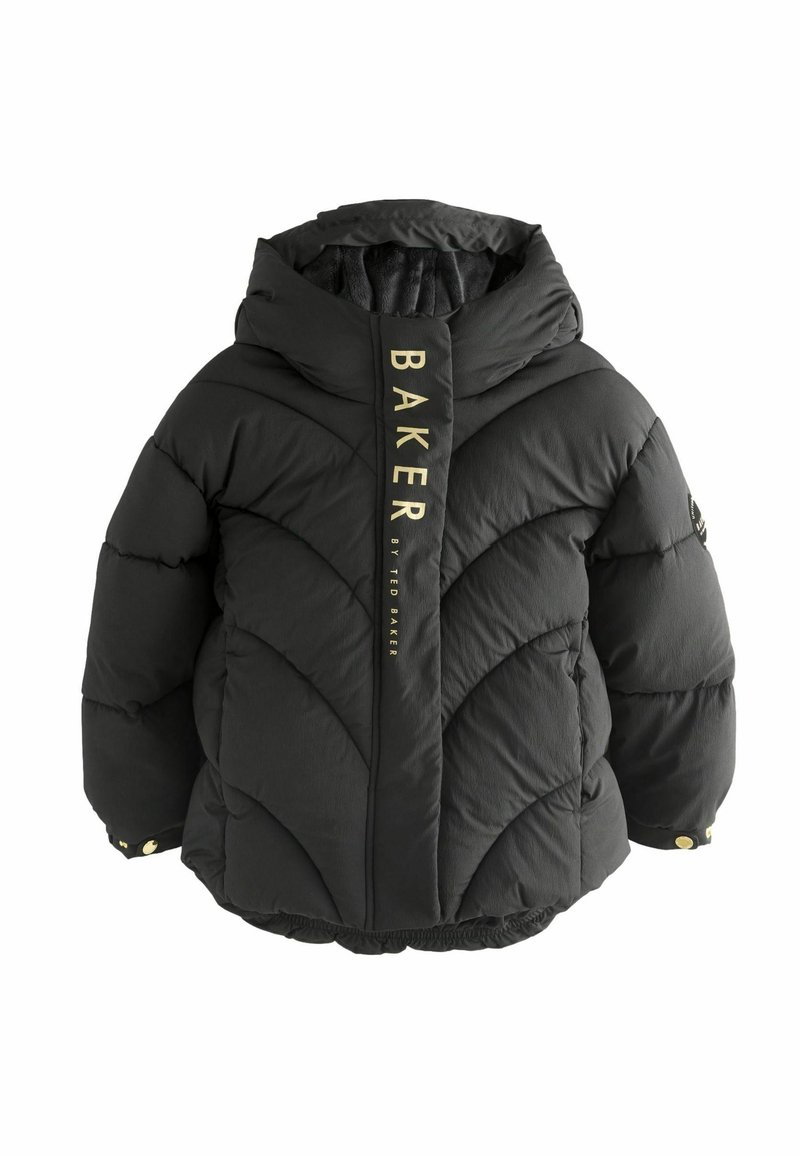 Veste en duvet noire avec col haut, texte logo vertical en or, design matelassé, et détails à boutons-pression au bas et aux poignets.