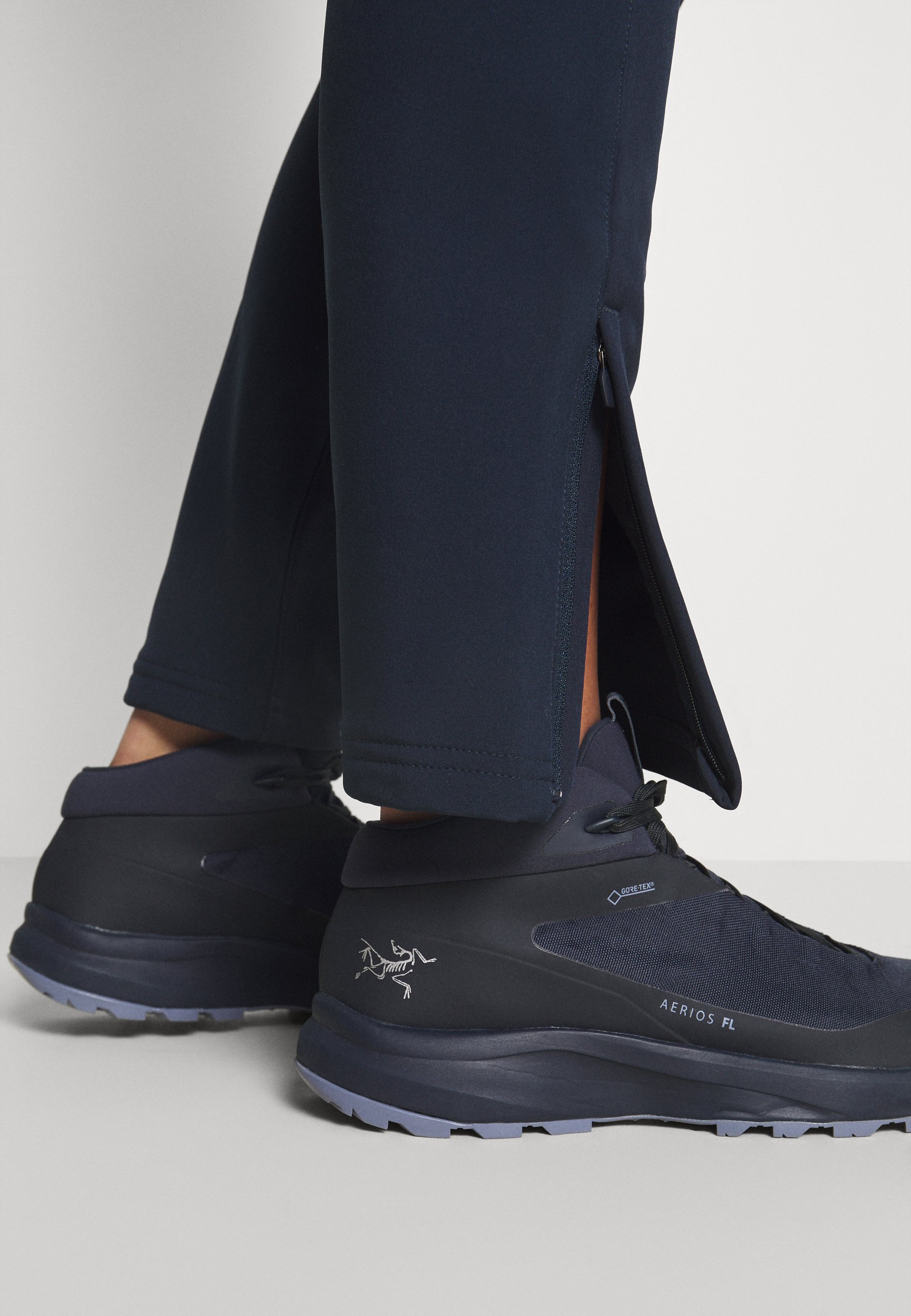 zenon softshell pants women