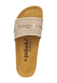 Beige halk sandal med vävda remmar. Mjuk, strukturerad sula med logotyp och storlek tryckt i svart. Platt sula för komfort.