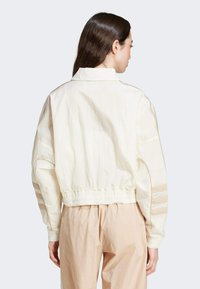 Thumbnail Image 2