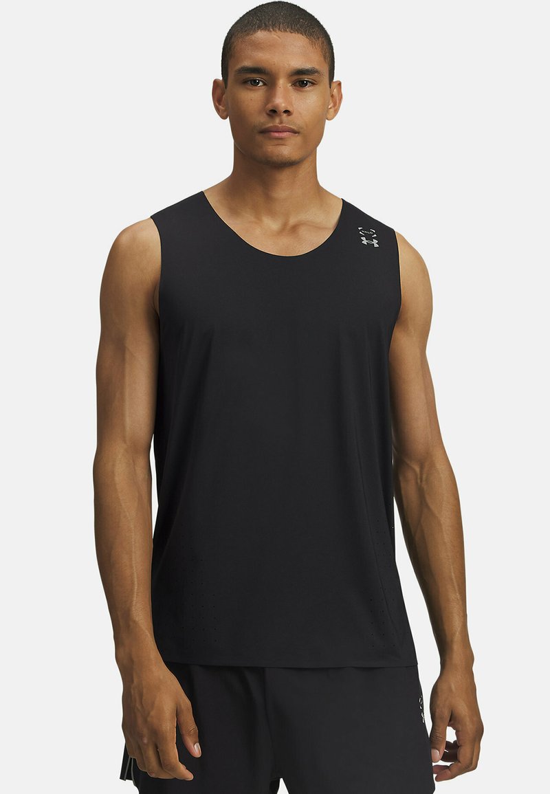Zwart zonder mouwen sportshirt met een stevige textuur, met een ronde halslijn en subtiele ventilatiedetails aan de zijkanten.