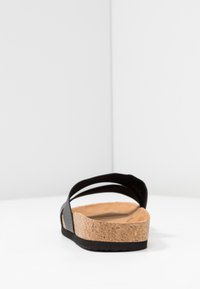 Monki Chinelos - black