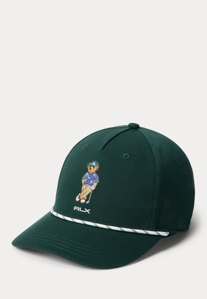 Tamnozelena baseball kapa s vezom medvjeda koji igra golf i detaljem bijele i zelene užadi iznad kape, RLX logotip ispod medvjeda.