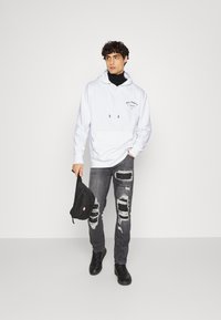 274 WORLD WIDE HOOD - Camisola - white