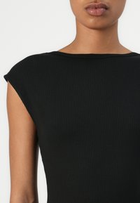 Tommy Hilfiger MIDI - Freizeitkleid - black