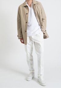 HUGO Polotričko - white