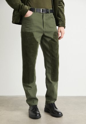 RYDER CARPENTER PANTS - Trousers - forest green