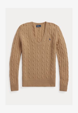 Πουλόβερ σε καμηλοκαφέ χρώμα με πλεκτό σχέδιο σε σχήμα V, μακριά μανίκια και μικρό κεντημένο ναυτικό λογότυπο στο αριστερό στήθος.
