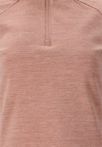 Helles rosa Quarter-Zip-Pullover aus weichem, strukturiertem Stoff mit einem melierten Muster; verfügt über einen kleinen Reißverschluss am Hals.