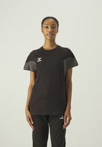 Nyomott mintás póló - black