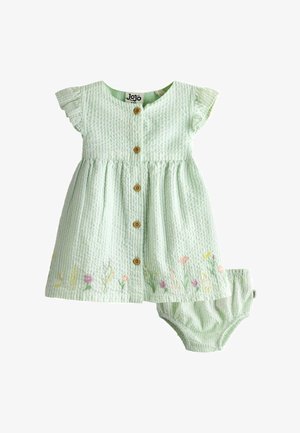 Hellgrünes strukturiertes Baby-Kleid mit Holzknöpfen, Flatterärmeln, Blumenstickerei am Saum und passenden Höschen.