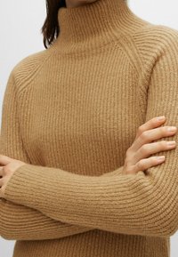 BOSS Stickad tröja - beige