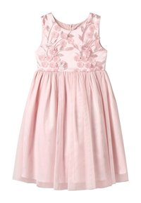 Růžové šaty bez rukávů s květinovou výšivkou na živůtku a rozšířenou tylovou sukní, se zipovým zapínáním na zádech.