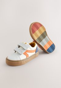 Unausgewählt, multi