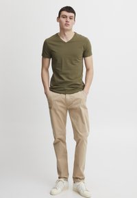 Casual Friday CFLINCOLN - T-shirt basic - burnt olive
