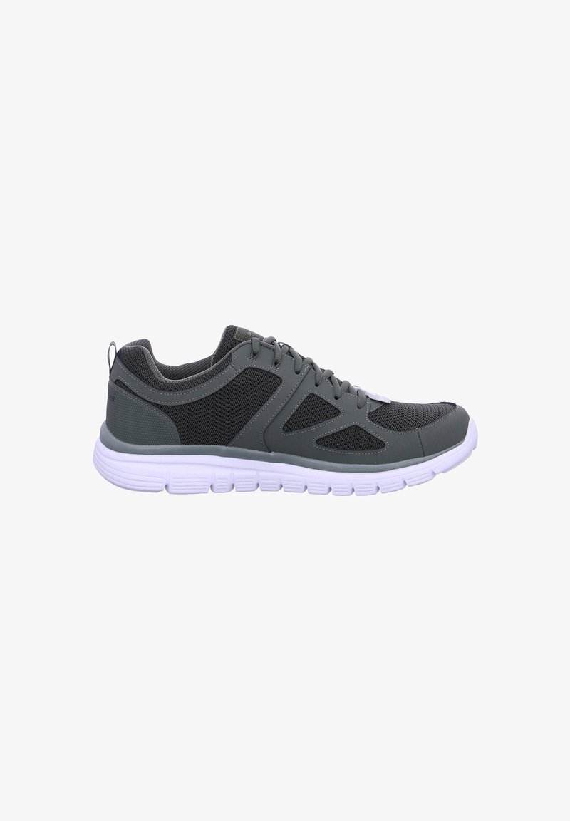 Scarpe sportive grigie realizzate in materiali mesh e sintetici, con suola bianca, lacci prominenti e tomaia testurizzata per una maggiore traspirabilità.