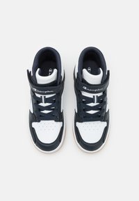 Champion RD18 2.0 MID B PS UNISEX - Basketbola apavi - white/navy