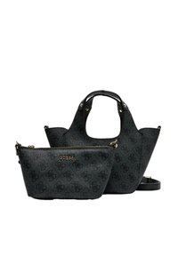 Dos bolsos negros hechos de material texturizado; el bolso más grande tiene una parte superior redondeada y asas cortas, mientras que el más pequeño tiene un cierre con cremallera y un logo dorado.