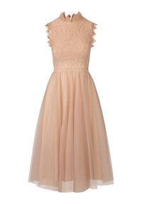 Robe en dentelle sans manches rose pâle avec un col haut, un corsage en dentelle florale et une jupe en tulle fluide arrivant jusqu'à mi-mollet.