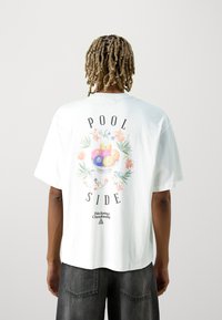 Only & Sons ONSSUNNY TEE - Apdrukāts T-krekls - cloud dancer