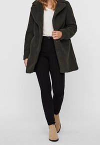 Vero Moda Abrigo de invierno - dark green