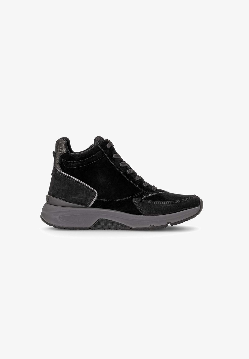 Zwarte hoge sneakers van suede met een gestructureerde grijze accent en vetersluiting. Voorzien van een gevoerde tussenzool en rubberen buitenzool.
