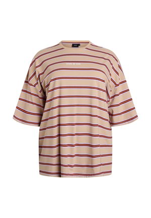 Beiges oversized T-Shirt mit breiten Ärmeln und horizontalen roten, schwarzen und weißen Streifen, mit dem Schriftzug "STATE OF EASE" auf der Brust.